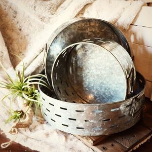 Metal bin 16x16 6 inches deep flower pot shelf or etc